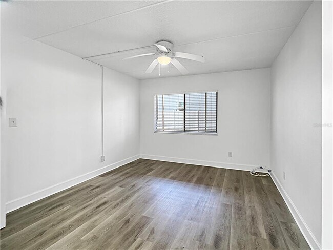 Building Photo - 4435 1st St NE