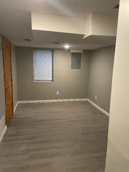 Building Photo - 5706 Pratt St