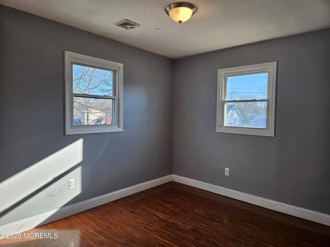 Building Photo - 118 Walnut Dr