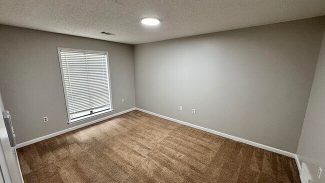 Building Photo - 2302 Hawksmoor Pl