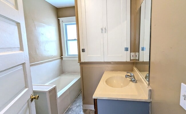 Building Photo - 3134 Glendale St