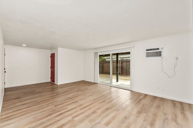 Building Photo - 6429 Stoneman Dr