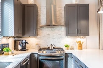 Building Photo - "Charming 3 Bed, 3 1/2 Baths Townhouse in Nashville's Desirable 37204 Neighborhood!"
In The Heart...