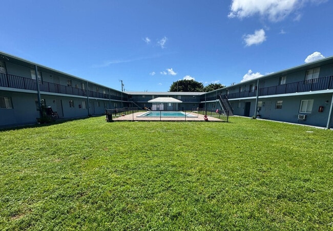 Building Photo - 1829 N A St