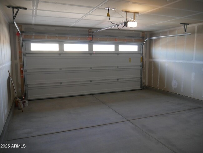 Building Photo - 1397 E Peggy Dr