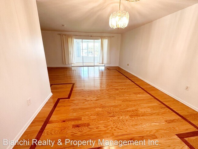 Building Photo - 2 br, 2 bath House - 1819 Shore Dr S #307