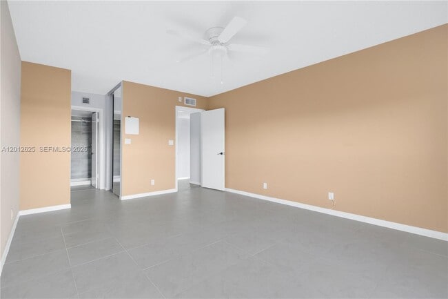 Building Photo - 3050 NW 42nd Ave