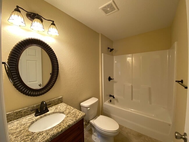 Building Photo - COMING SOON.  NOT AVAILABLE TO SHOW UNTIL MID MAY*** Marion Oaks - Welcome Home