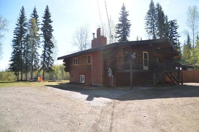 Building Photo - Beautiful 3 Bed 2 Bath Log Home with Large...