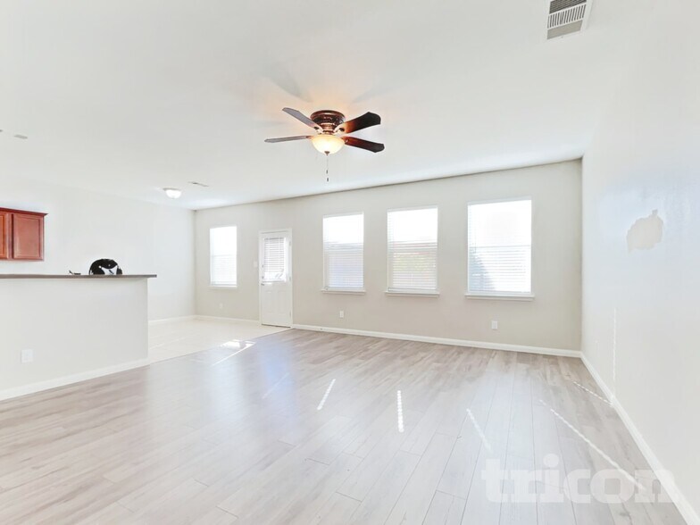 Building Photo - 4821 Cedar Springs Dr