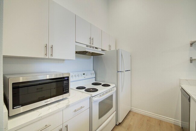 Building Photo - 1Bd/1Ba Mercer Island Condo