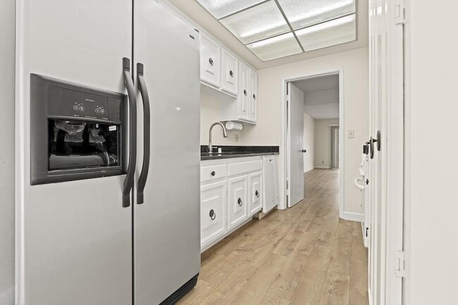 Building Photo - 5481 Cribari Green