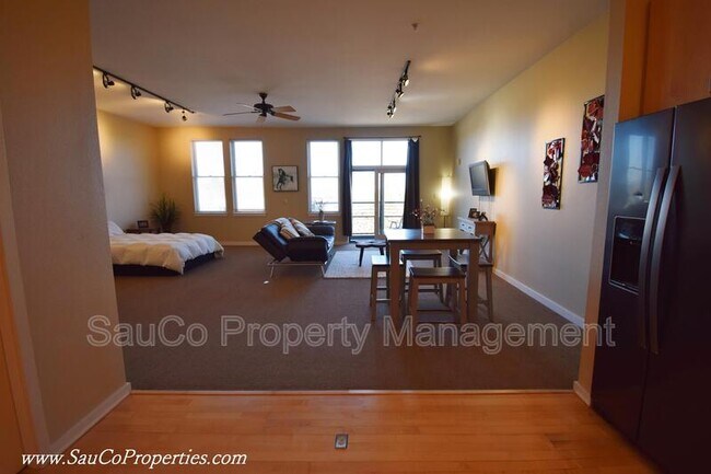 Building Photo - 1425 NE 61st Ave