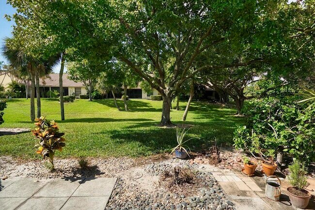 Building Photo - 416 Buttonwood Pl