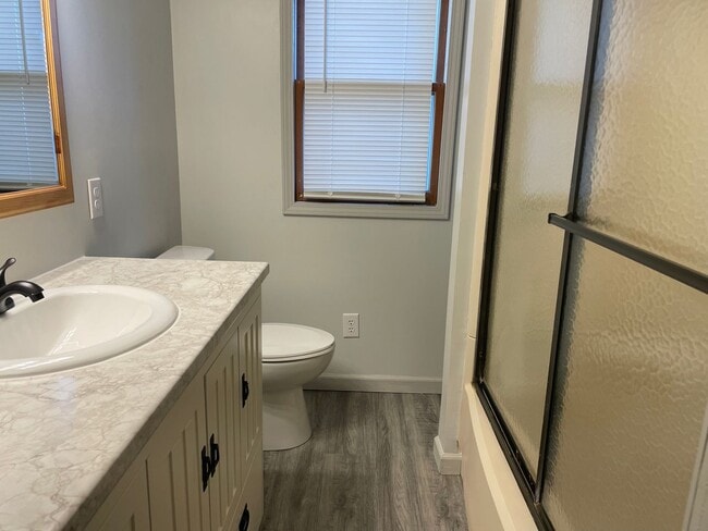 Building Photo - Remodeled 3 Bed 2 Bath Home in Riverside