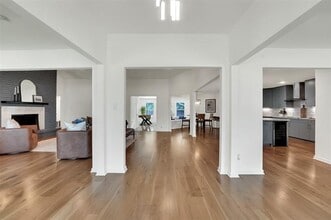 Building Photo - 6910 Midcrest Dr