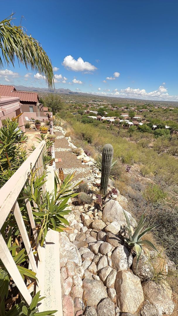 Building Photo - 10110 N Bighorn Butte Dr