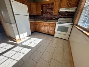 Building Photo - Leola 2 Bedroom 2nd floor