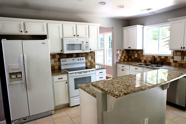 Building Photo - 9816 Waltham Ct