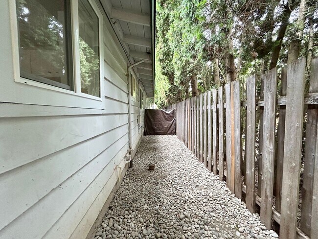 Building Photo - sw165th