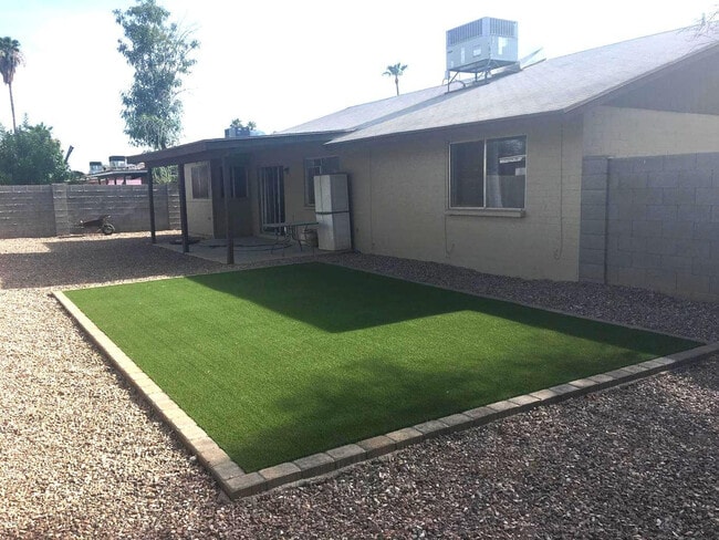 Building Photo - 2813 N Evergreen St