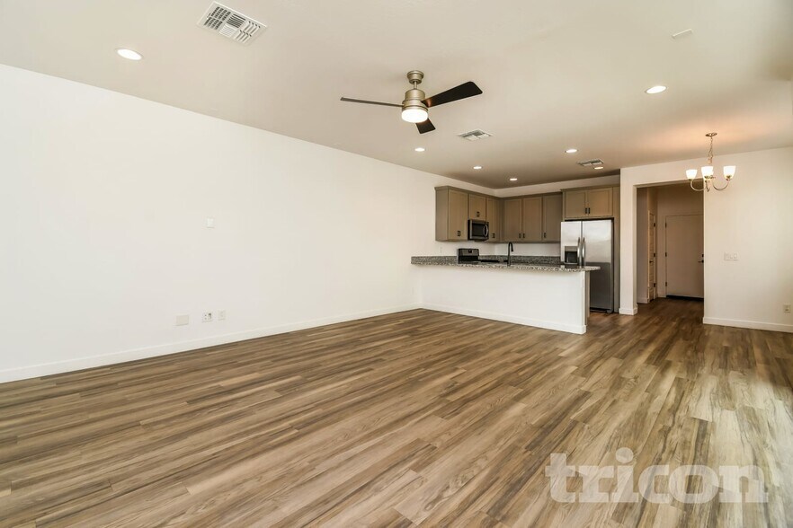 Building Photo - 4764 S Mole