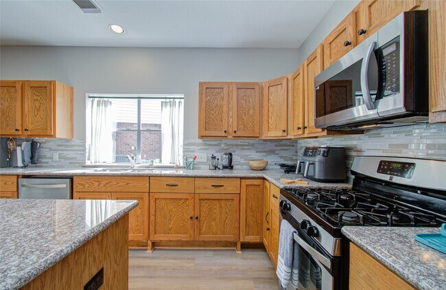 Building Photo - 6522 Everhill Cir