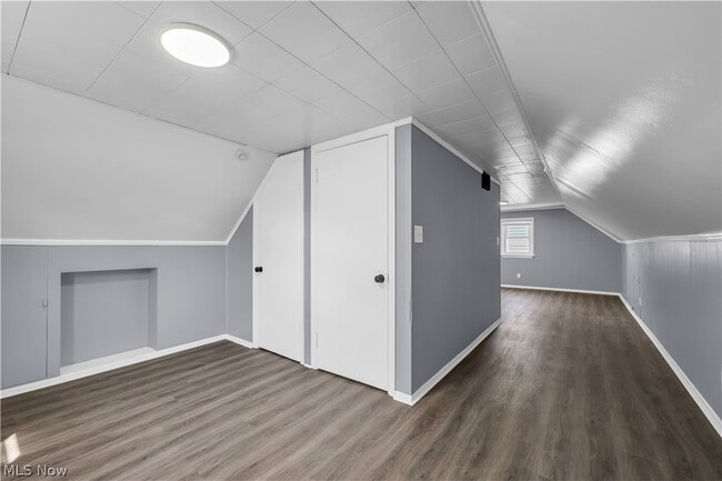 Building Photo - 4684 W 158th St