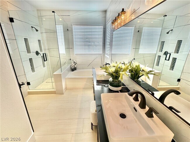 Building Photo - 10637 Turquoise Valley Dr