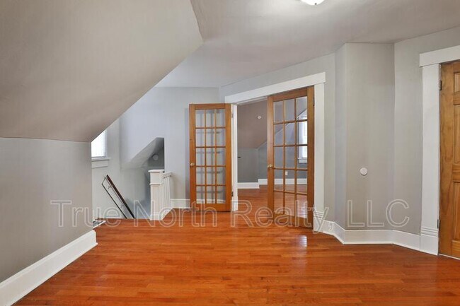 Building Photo - 628 E Whittier St