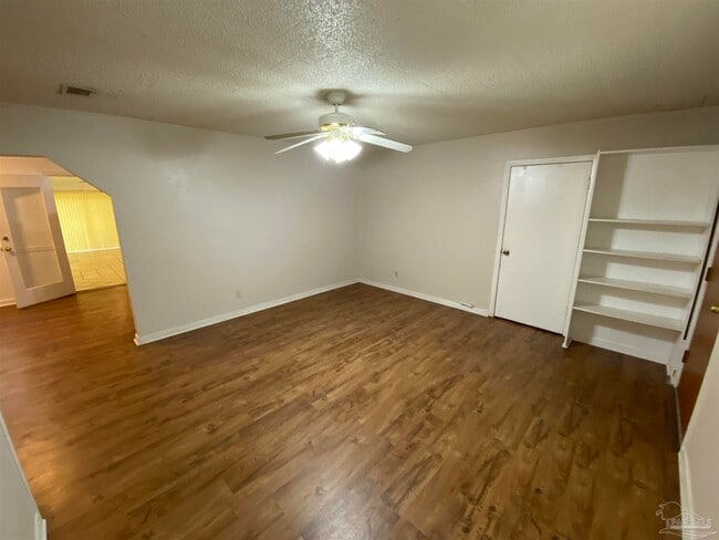 Building Photo - 4416 Creighton Rd