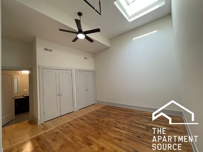 Building Photo - 1432 W 21st St