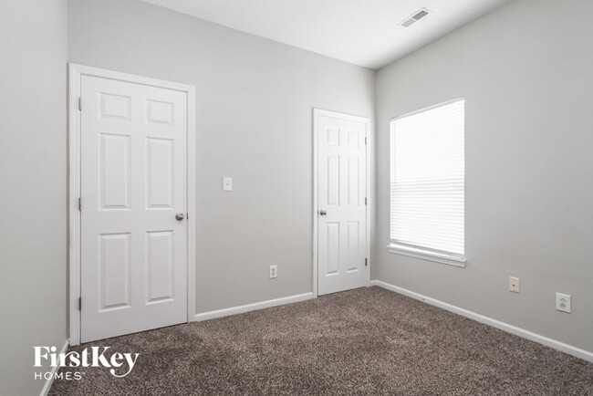 Building Photo - 8119 Corktree Dr