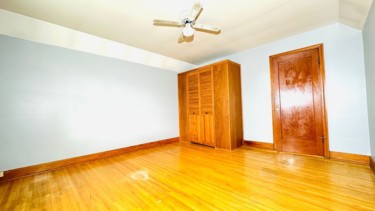 Building Photo - 2498 Woodlawn Ave