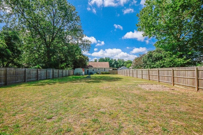 Building Photo - 768 Mayfield Ave