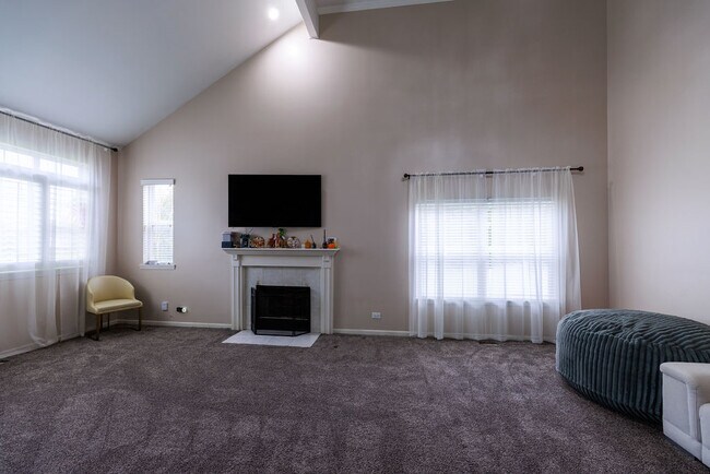 Building Photo - 25037 Brett St