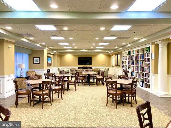 Building Photo - 3210 N Leisure World Blvd