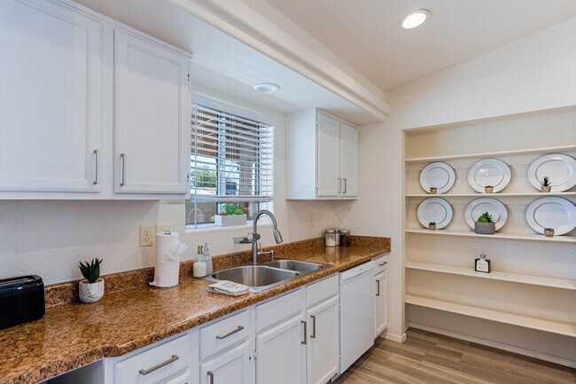Building Photo - 3280 Rocking Horse Dr