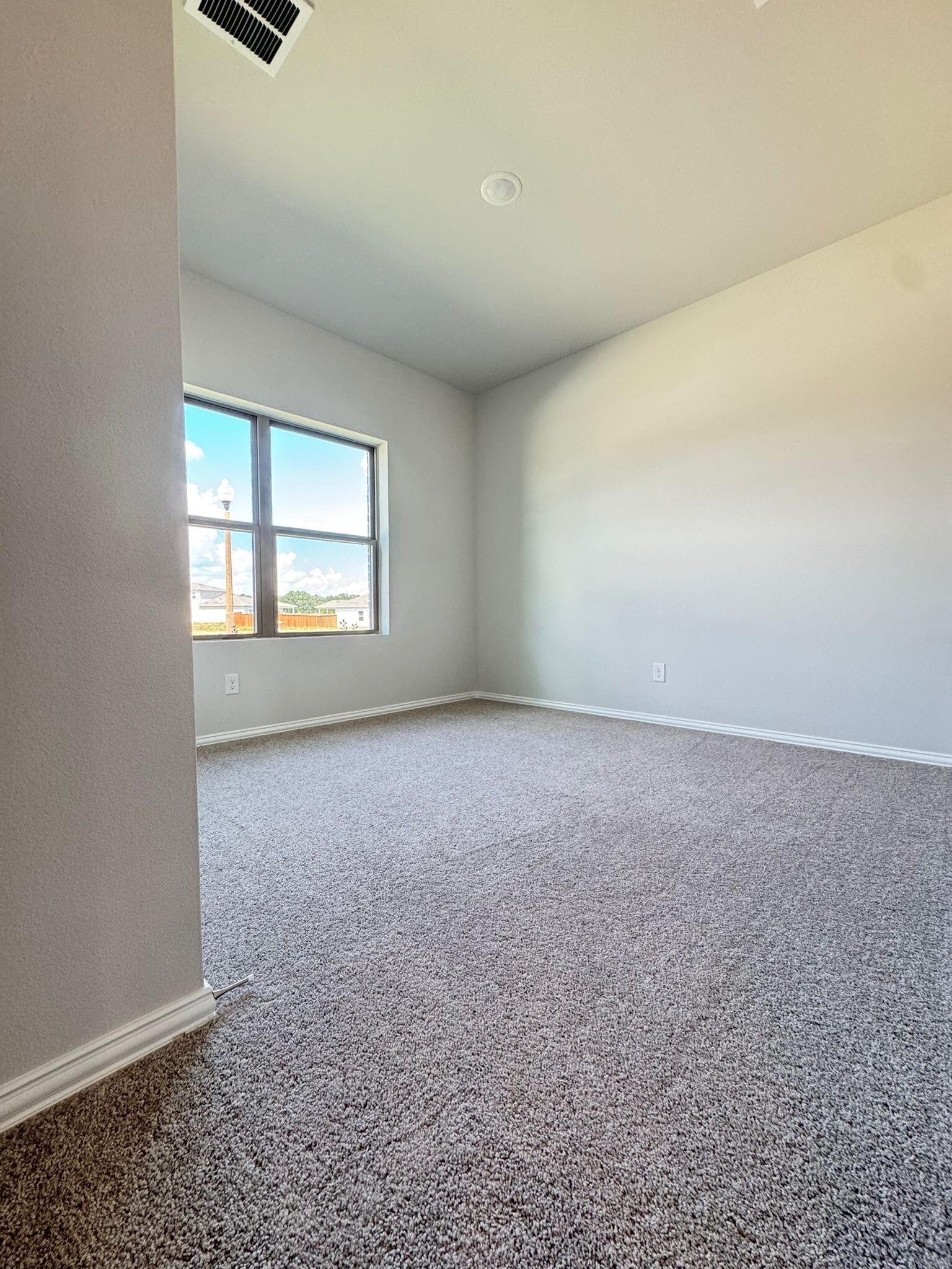 Building Photo - 3500 Kingdom Dr