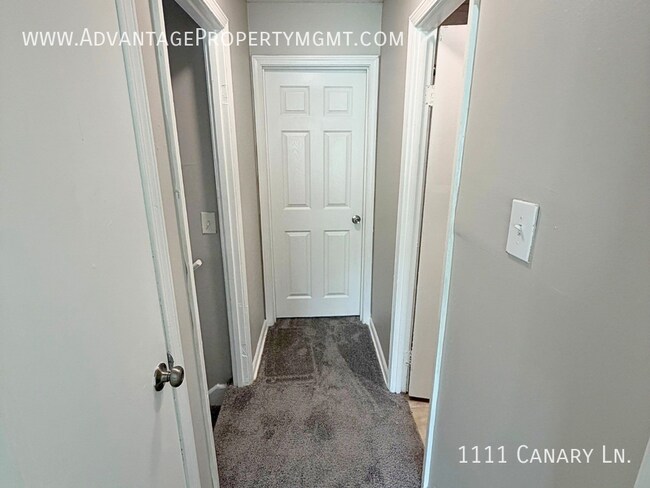 Building Photo - 1111 Canary Ln
