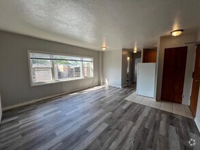 Building Photo - 1 bedroom in Chicago IL 60626