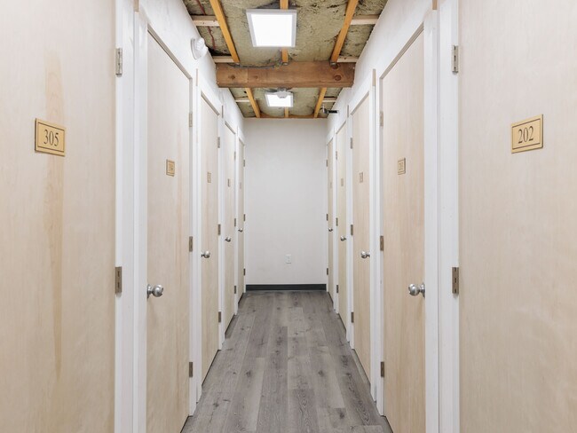 Building Photo - 495 Trapelo Rd