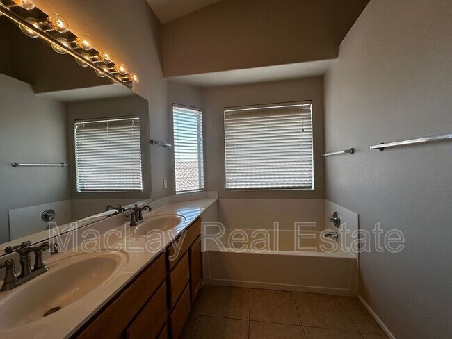 Building Photo - 971 S Meadows Dr