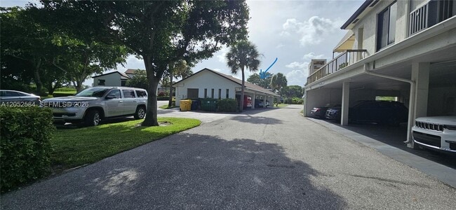 Building Photo - 900 Greensward Ln