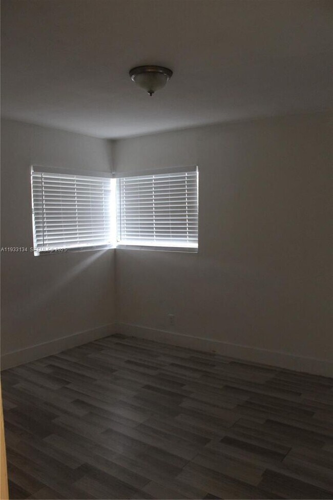 Building Photo - 6651 Custer St