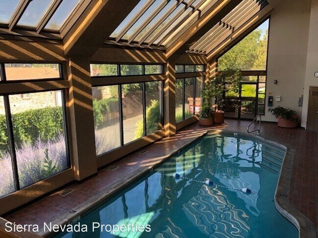 Building Photo - 2 br, 2 bath House - 3095 Lakeside dr #313