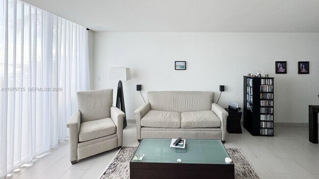 Building Photo - 720 NE 62nd St