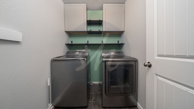 Building Photo - Welcome to Your Dream Home in Lorson Ranch!