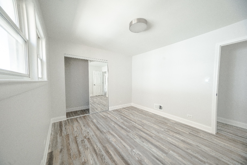 Building Photo - 2242 N Lavergne Ave