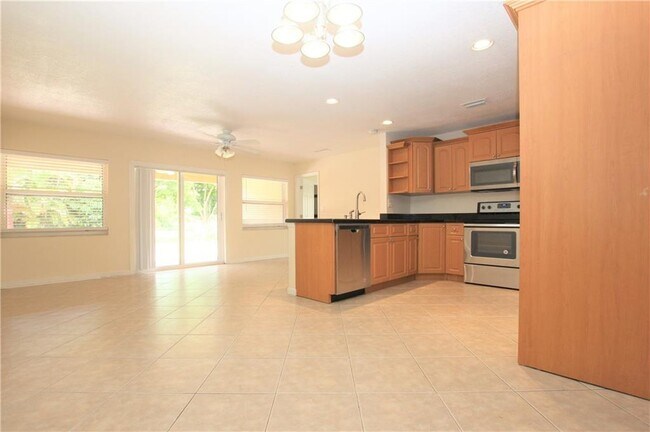 Building Photo - 4261 NW 110th Ave